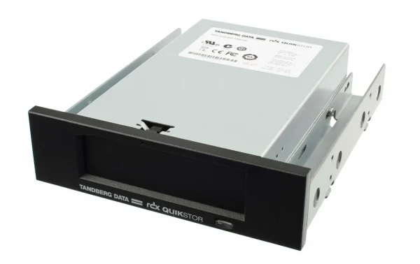 Tandberg Data Lecteur RDX 8813-RDX RDX QuikStor SATA/Interne 0 TB – SAN Protections acheteurs 1